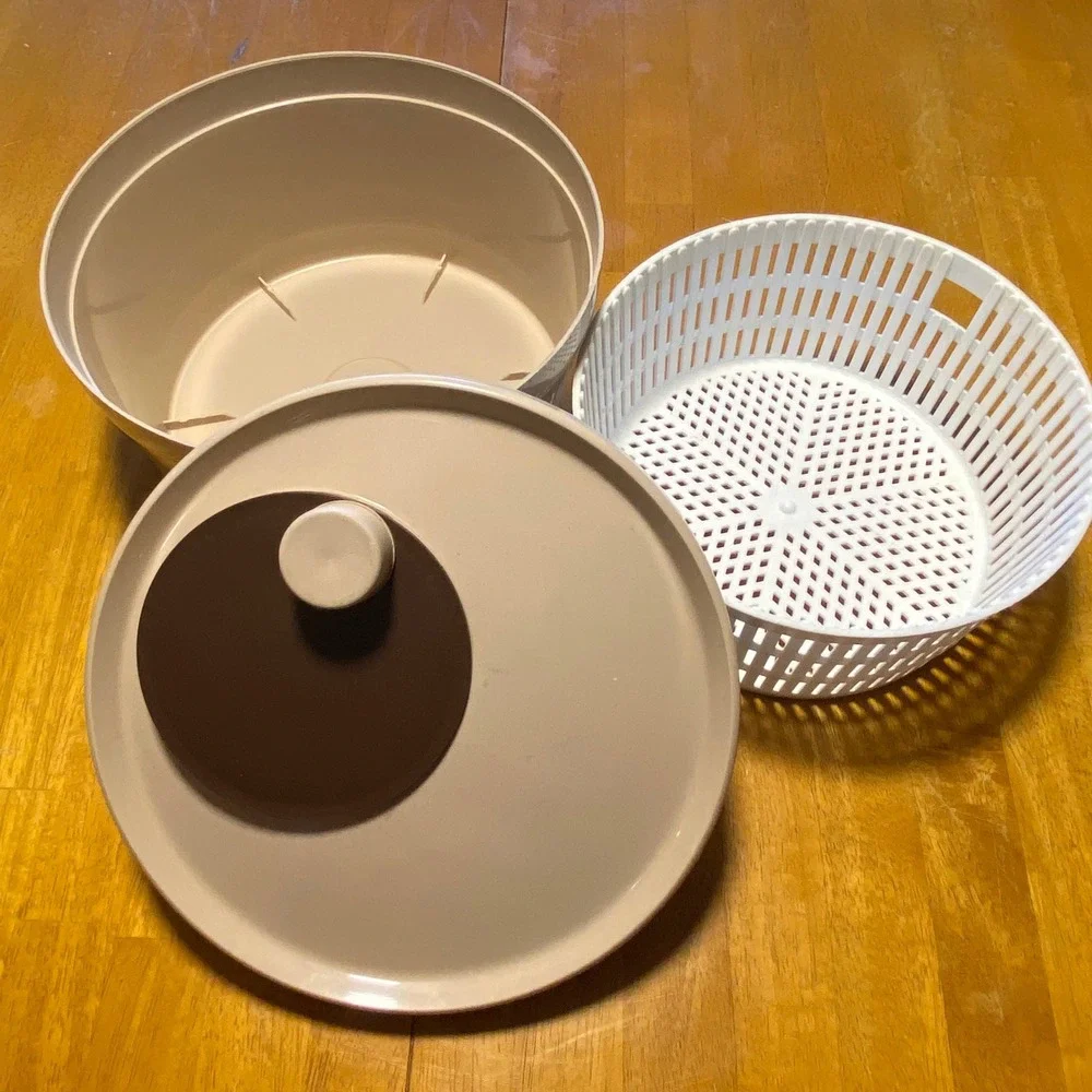 Vintage Mod Dep Salad Spinner Kitchen Tool Beige Tan Italy Manual Per Aliment